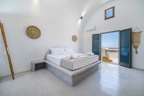 In-room safe, individually decorated, individually furnished, desk - The Amethyst Exclusive Suites Oia (Santorini)