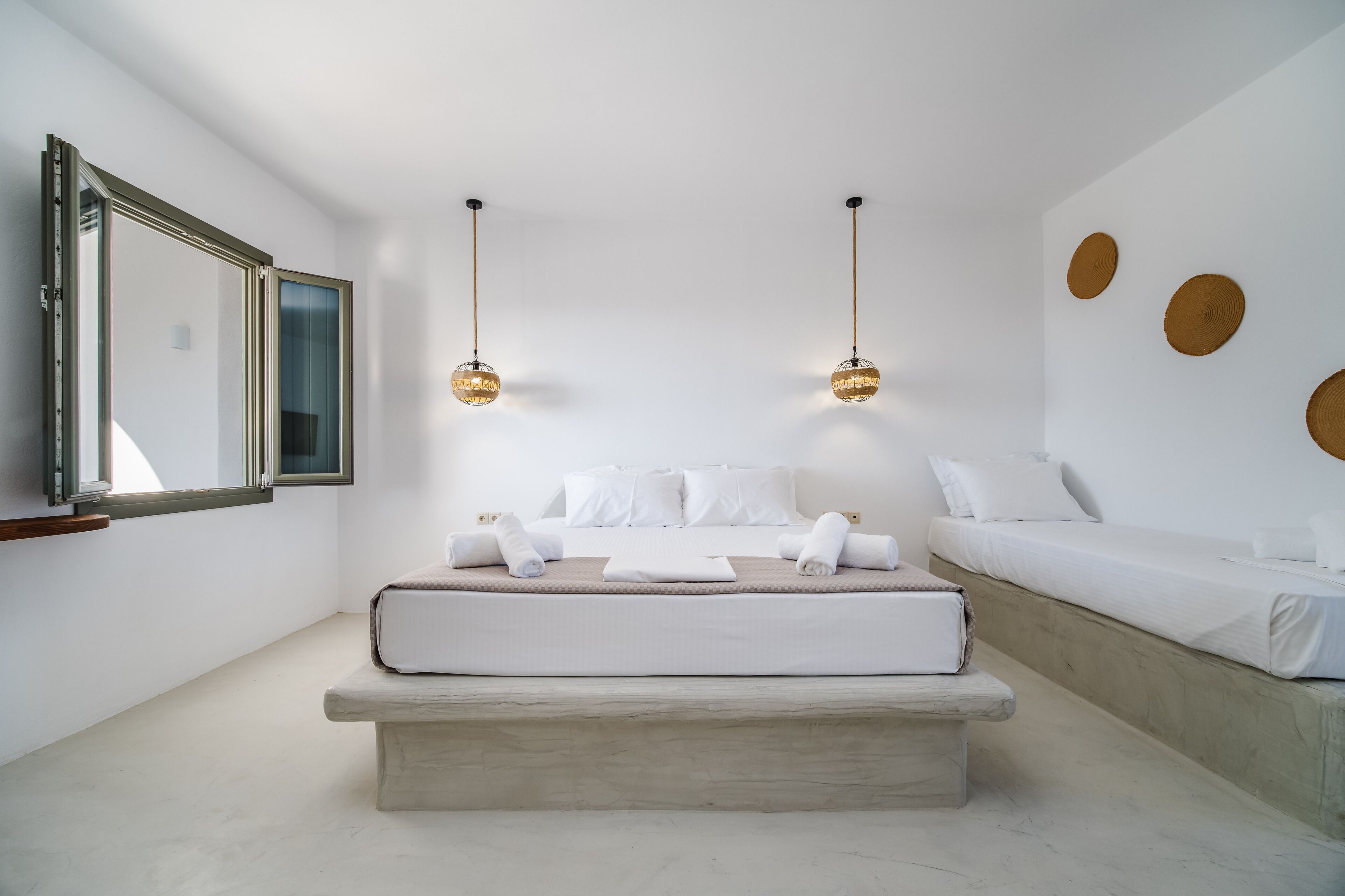 deluxe suite, jetted tub | 1 bedroom, in-room safe, individually decorated, individually furnished