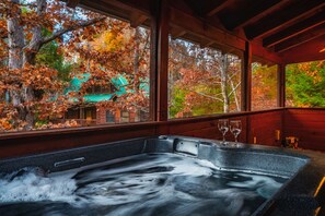 Outdoor spa tub - Jacuzzi | 2 Kings | Games | Pool | Fireplace | BBQ (Sevierville)