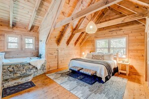 4 bedrooms, iron/ironing board, travel cot, free WiFi - Jacuzzi | 2 Kings | Games | Pool | Fireplace | BBQ (Sevierville)