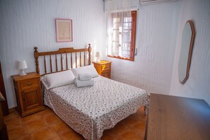 2 bedrooms, iron/ironing board