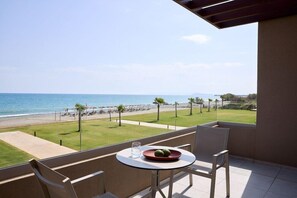 Outdoor dining - Euphoria Resort (Platanias)