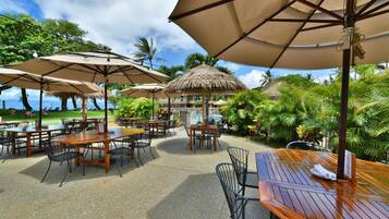 Studio | Outdoor dining