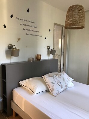 4 chambres, fer et planche à repasser, lit parapluie, Wi-Fi gratuit