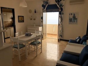 Interior - Marechiaro apartment (Zingarello)