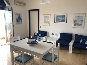 Dining - Marechiaro apartment (Zingarello)