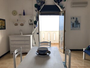 Dining - Marechiaro apartment (Zingarello)