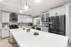 Fridge, microwave, oven, stovetop - Tequila Time Retreat | Pool, Spa & Tequila Bar (Scottsdale)