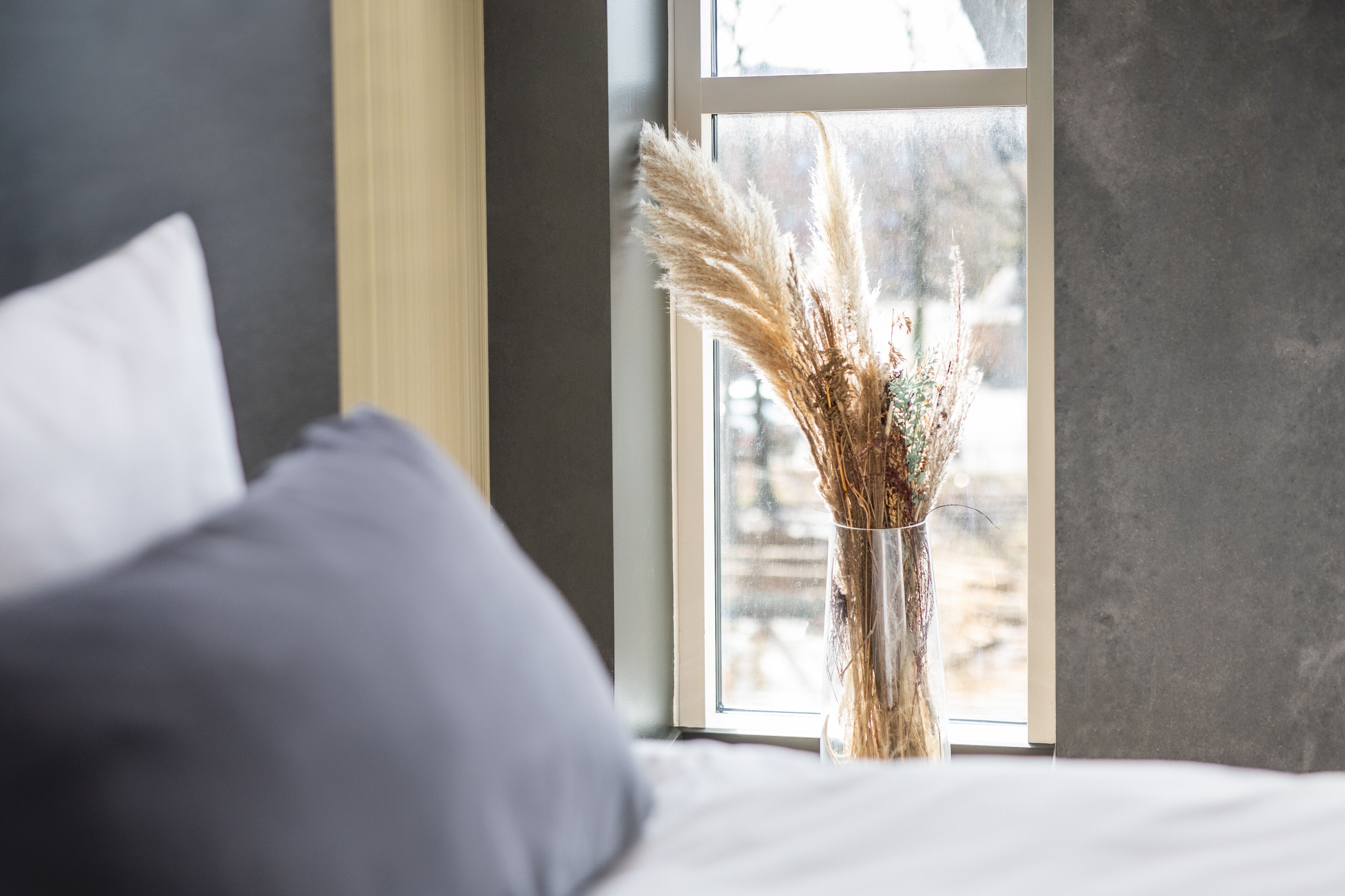 1 bedroom, desk, cots/infant beds, free wifi