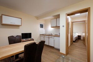 Condo, Ground Floor | Private kitchen | Fridge, stovetop, coffee/tea maker, electric kettle - Haus Frier (Helgoland)