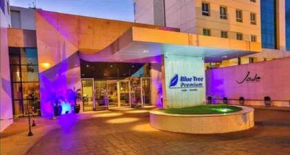 Um Flat Dentro de um Hotel de Luxo Localizado Próximo aos Grandes Shoppings