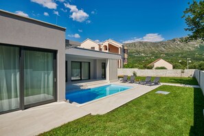 Outdoor pool - Villa Serenity - your luxury home away from home (Mlini)