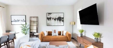 Televisión, chimenea, oficina