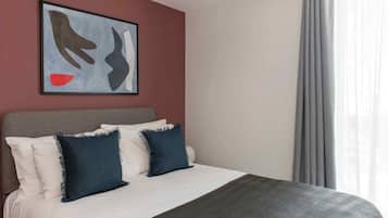In-room safe, laptop workspace, blackout curtains, iron/ironing board