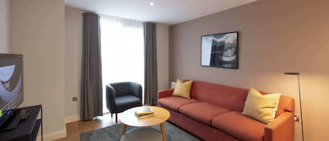 Apartment, 3 Bedrooms | Living area | 43-inch Smart TV with digital channels, TV