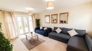 Living area - Puffin Way (Reading)