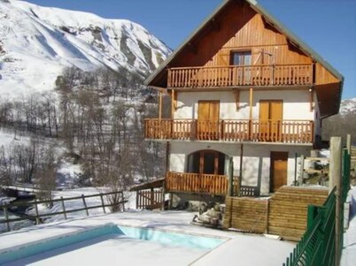 Superb 6-person apartment in chalet, family atmosphere, summer swimming pool, SPA