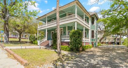 Huge Historical Mansion for Groups Downtown Pensacola 1 Block from Palafox St