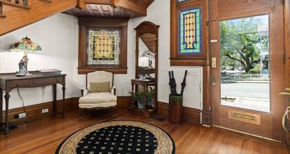 Huge Historical Mansion for Groups Downtown Pensacola 1 Block from Palafox St