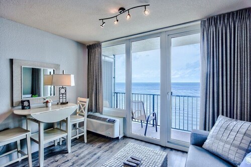 NEW! Breathtaking Bay Views, Newly Decorated!