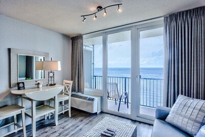 NEW! Breathtaking Bay Views, Newly Decorated!