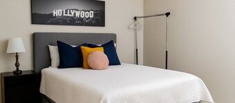 Cozy Renovated Home | Near DT w/Private Entrance