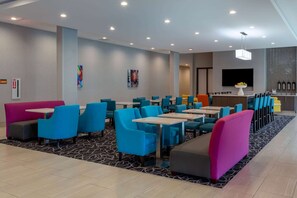 Desayuno continental gratuito y diario