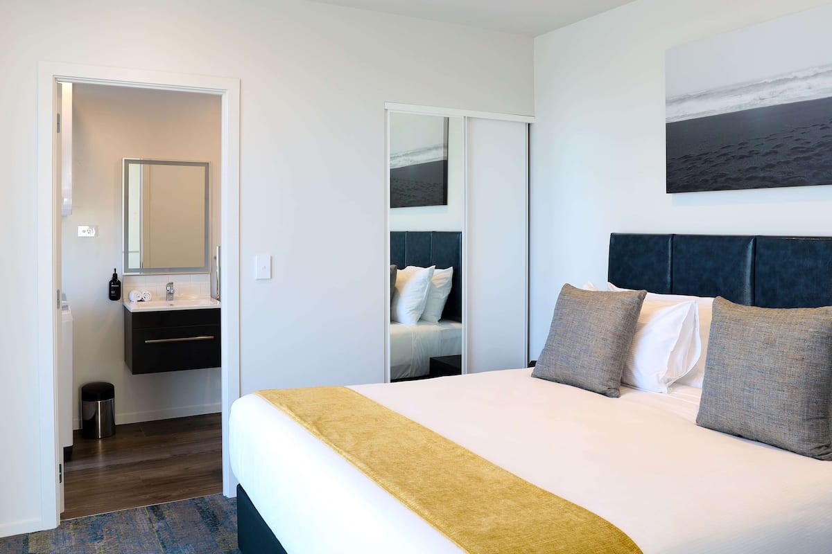 Apartment (King Bed)