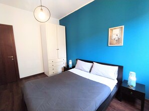 2 bedrooms, iron/ironing board, free WiFi, bed sheets - Apartment for 4 guests, quiet and equipped, 15 minutes by tram from the center (Milano)