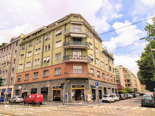 Apartment for 4 guests, quiet and equipped, 15 minutes by tram from the center