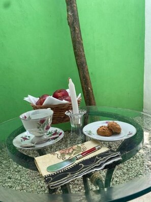 Free daily full breakfast