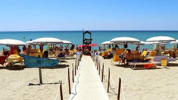 Plage privée, sable blanc, bar de plage