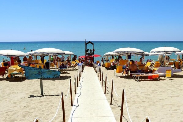 Plage privée, sable blanc, bar de plage