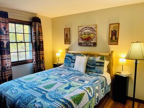 4 Schlafzimmer, Schreibtisch, Bügeleisen/Bügelbrett, Reisekinderbett