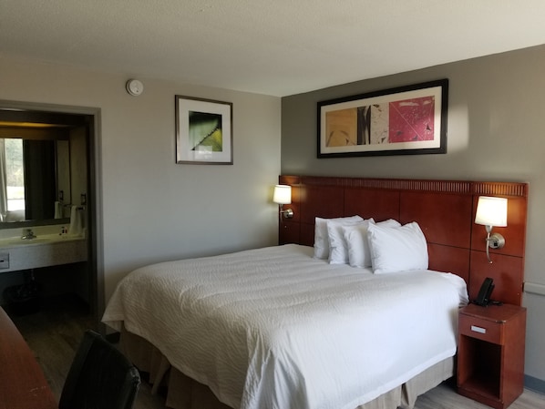 Bed sheets - Baymont by Wyndham South Hill (South Hill)