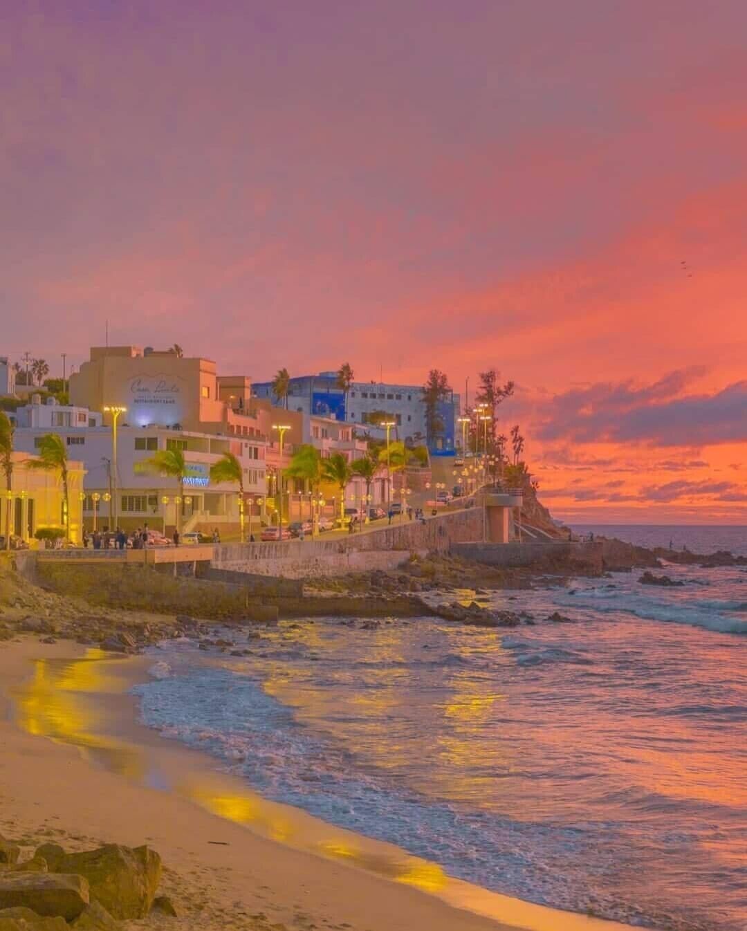 Chaises longues, serviettes de plage