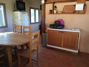 Dining - La Cabane de La Coste (Marcillac-Saint-Quentin)