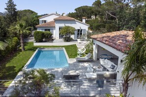 Outdoor pool - Seaside villa (ROQUEBRUNE SUR ARGENS)