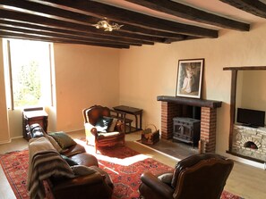 Living room - 3-bed Farmhouse With Heated In Ground Pool (Gourgé)