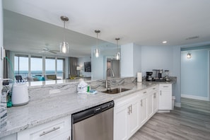 Fridge, microwave, oven, stovetop - Gullwing 505 3BR Oasis: Beachfront & Lanai (Fort Myers Beach)