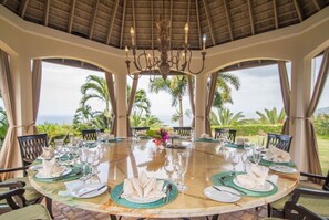Banquet hall - The Bambu Villa (Montego Bay)