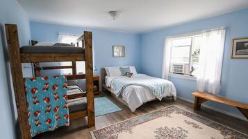 1 soverom, strykejern/-brett, reiseseng for barn og wi-fi (inkludert)