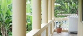 Modern Studio #2 - Queen Bed. Free wifi & parking