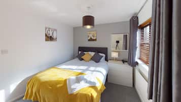 Business House | 2 bedrooms, Egyptian cotton sheets, premium bedding, laptop workspace