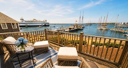 WATERFRONT Downtown Cottage w/ Beach