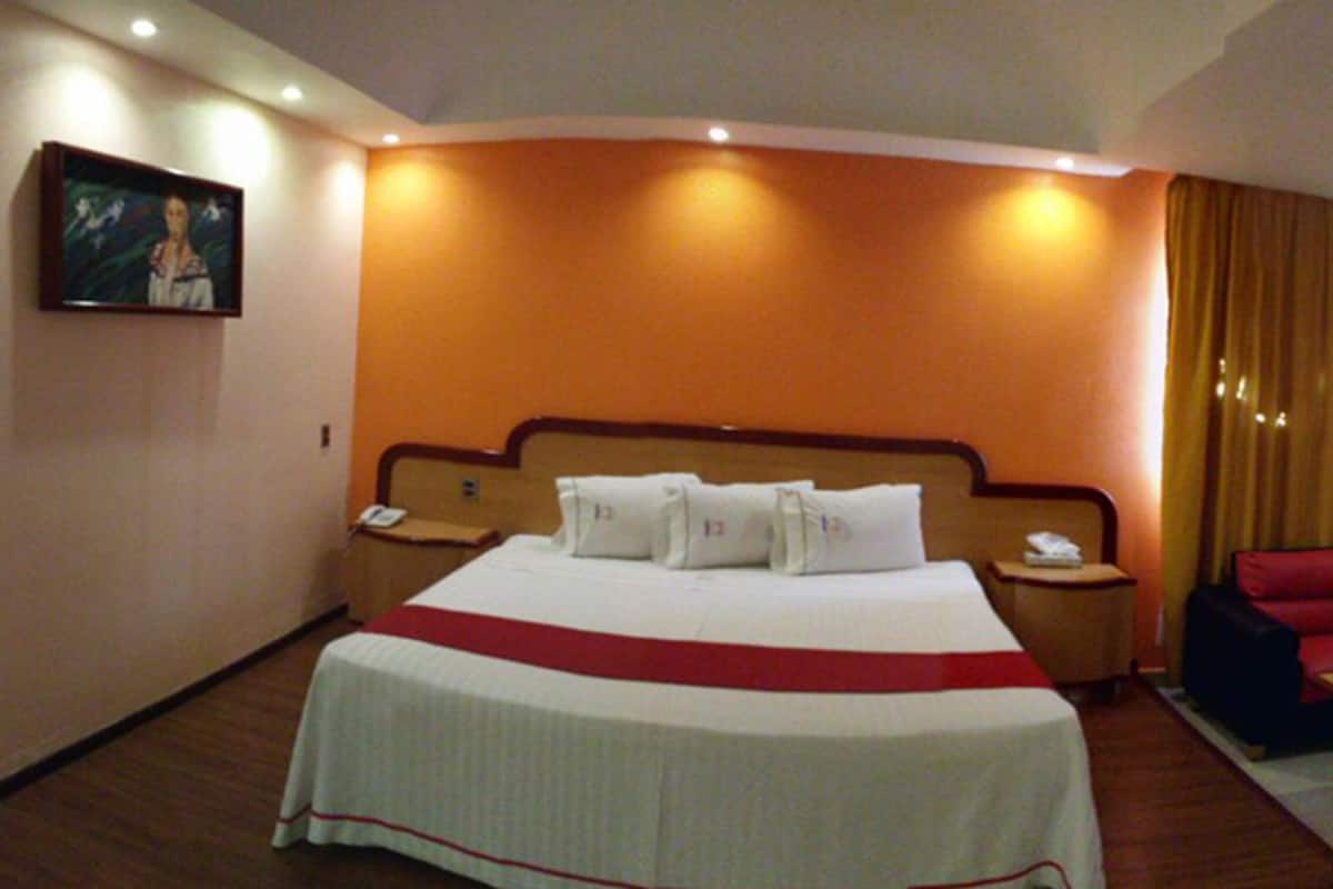 Habitación doble estándar | Cortinas blackout, tabla de planchar con plancha y wifi gratis
