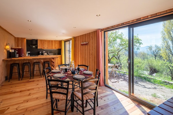 Cottage, Ensuite, Mountain View | Interior - La Petite Maison Basse Corréo (La Roche-des-Arnauds)