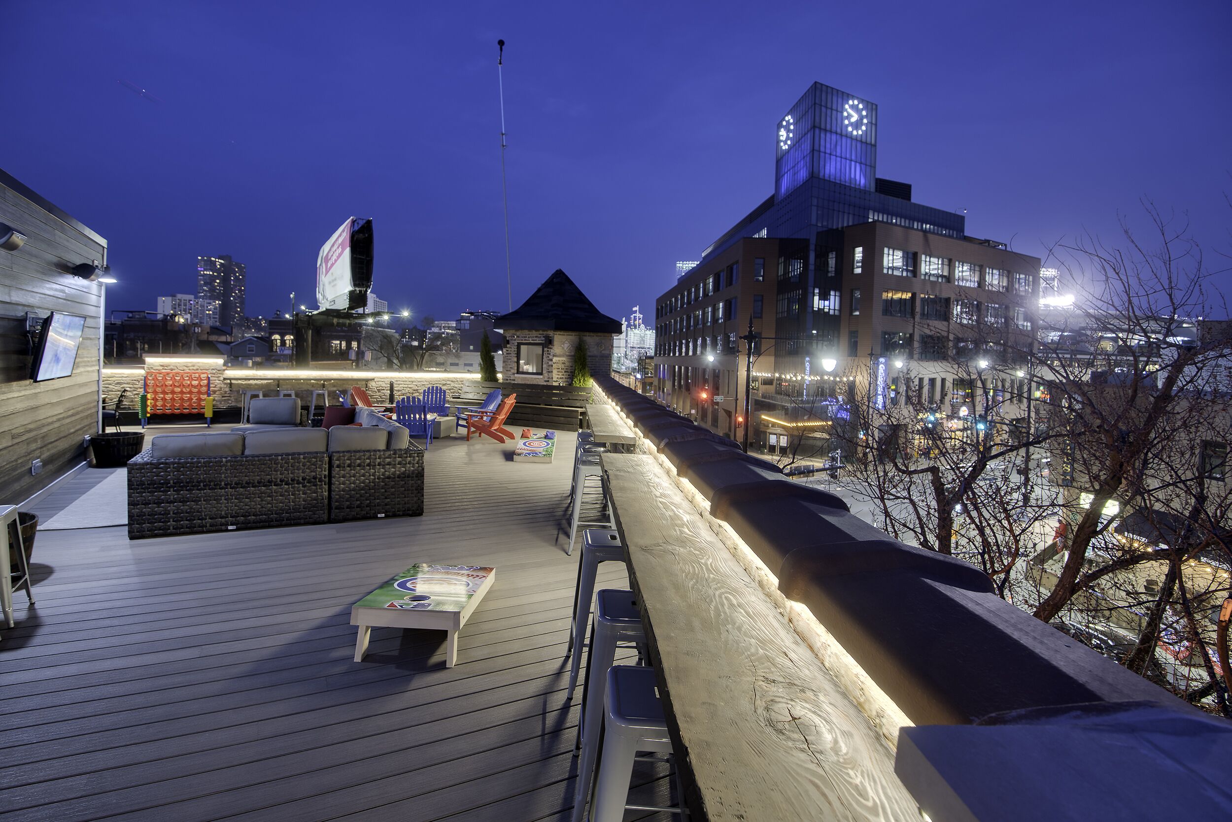\"Holy Cow\"!  4bed 4bath Duplex Penthouse  w\/  3,000 sqft  Private Roof-Deck!