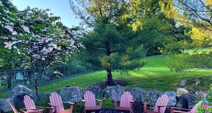 Resort Getaway ! Mtn Creek Ski-In Ski-Out -Pool-Hot Tub-Sauna