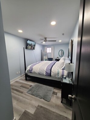 1 bedroom, desk, iron/ironing board, WiFi